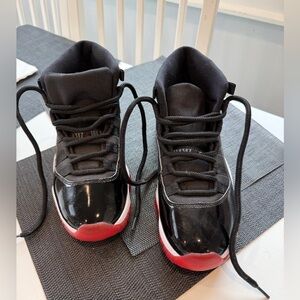 Nike-Air Jordan 11 « BRED »- worn twice-size 7.5 Men/9 Women-excellent condition